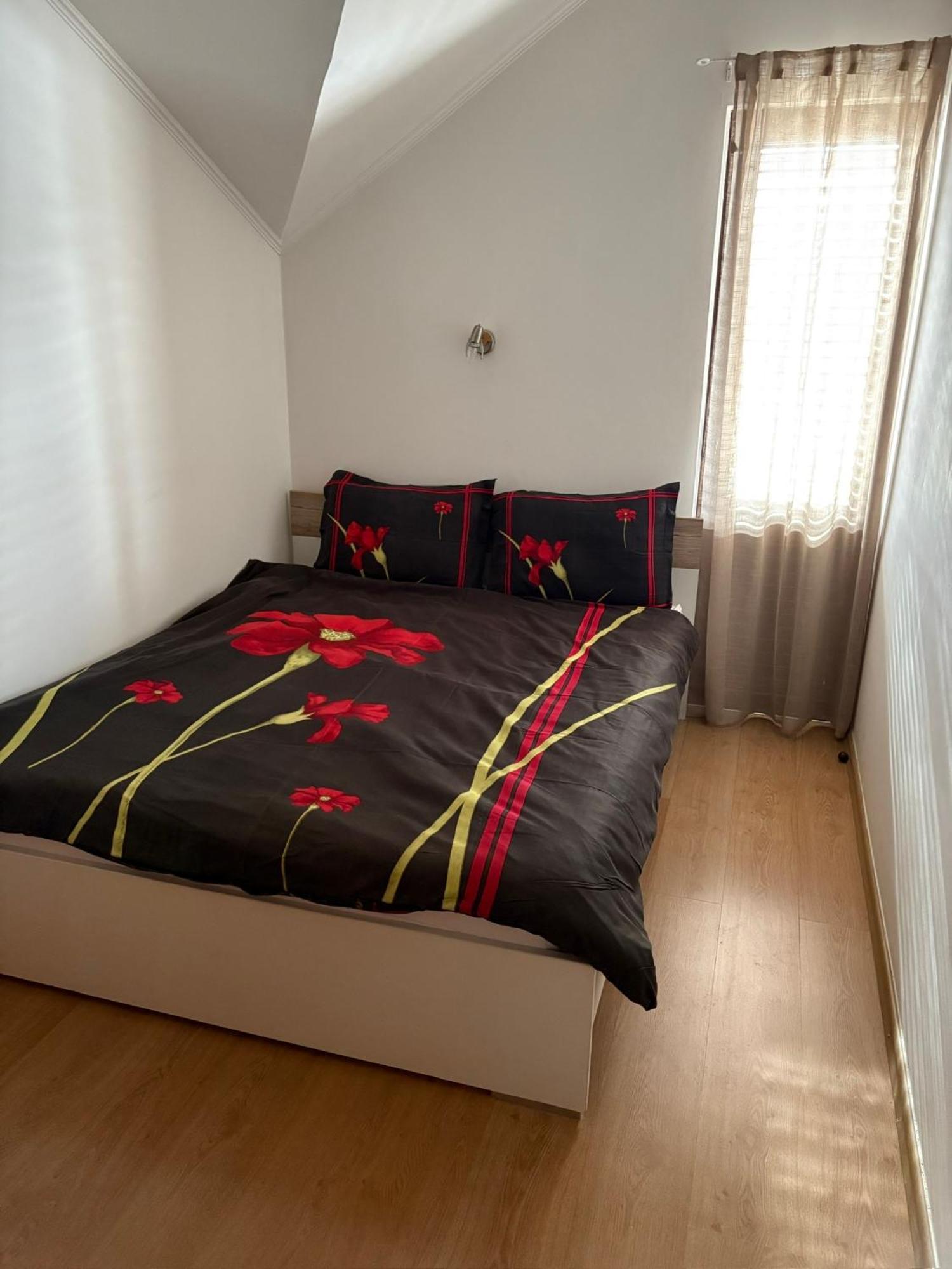 Apartments Херцег-Новий Номер фото